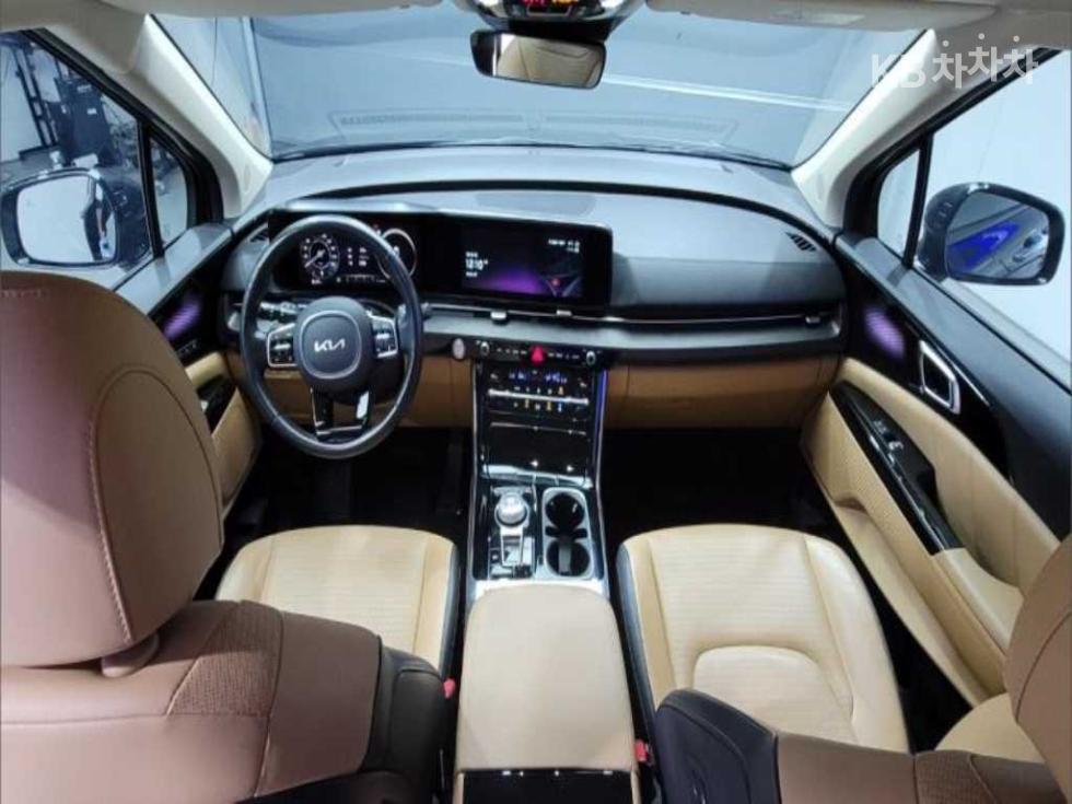 Kia Carnival — miniaturë 10