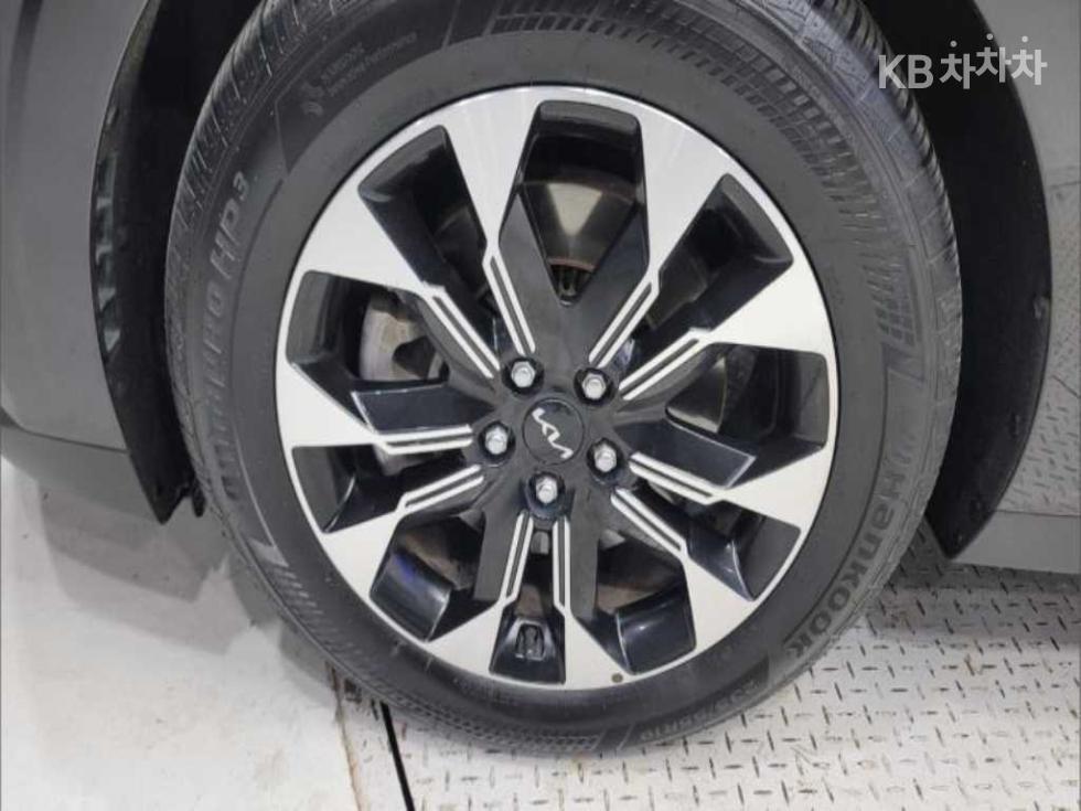 Kia Carnival — miniaturë 17