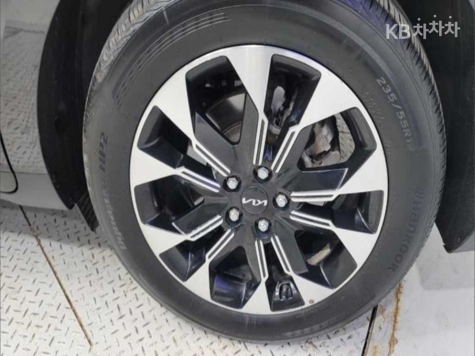 Kia Carnival — miniaturë 18