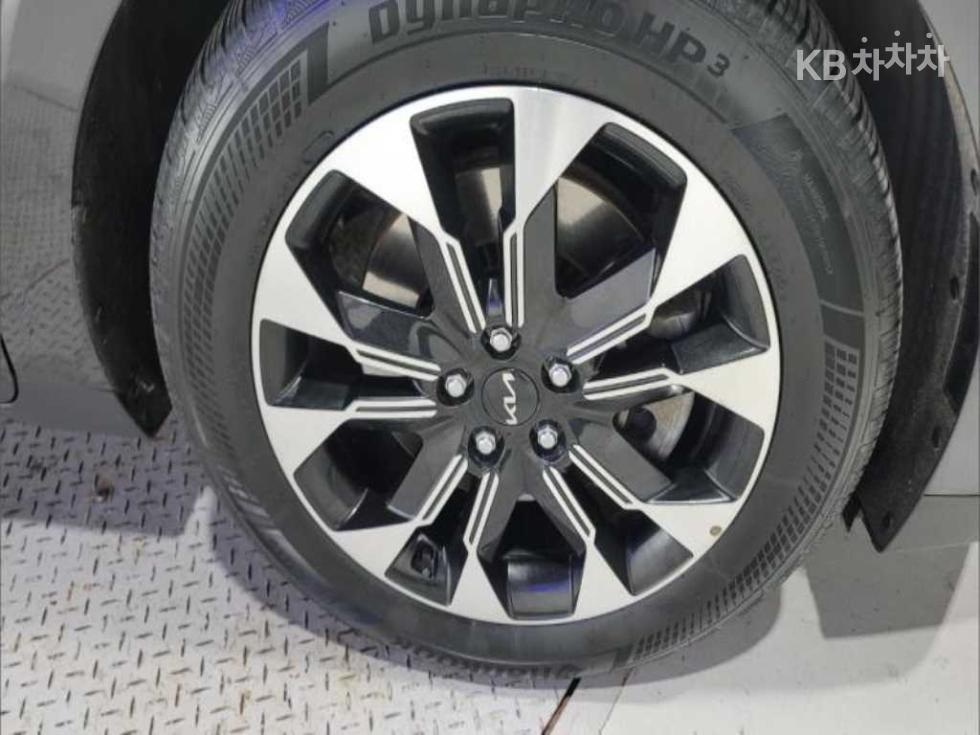 Kia Carnival — miniaturë 20
