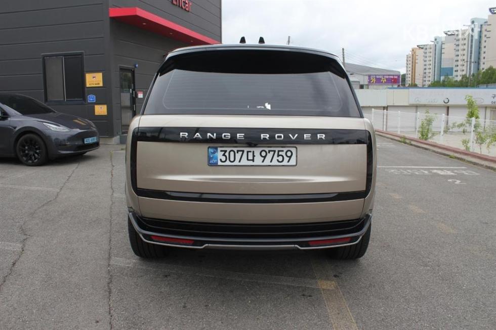 Land Rover Range Rover — miniaturë 3