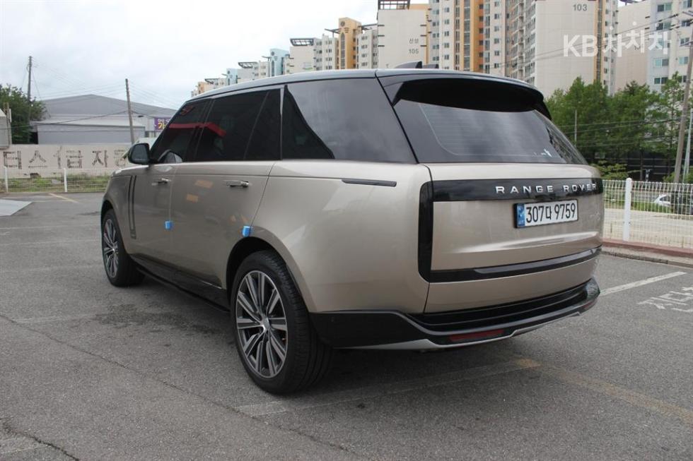 Land Rover Range Rover — miniaturë 4
