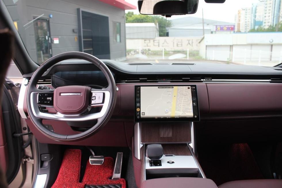Land Rover Range Rover — miniaturë 6