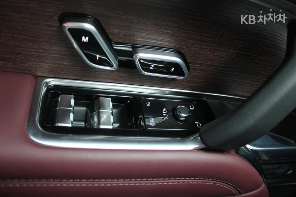 Land Rover Range Rover — miniaturë 17