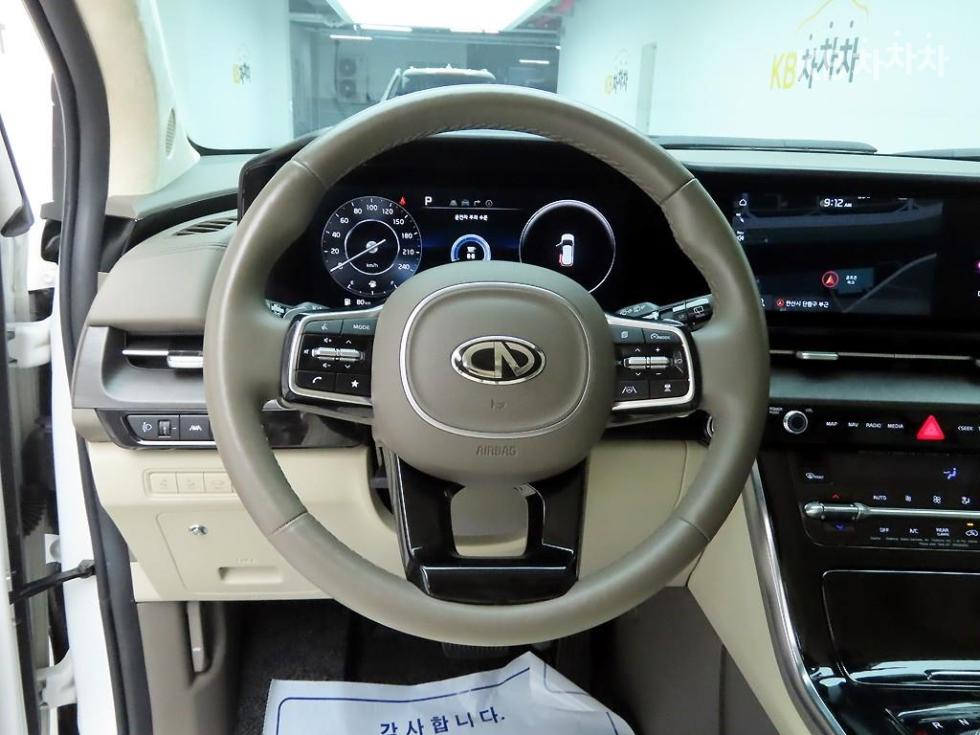 Kia Carnival — miniaturë 7