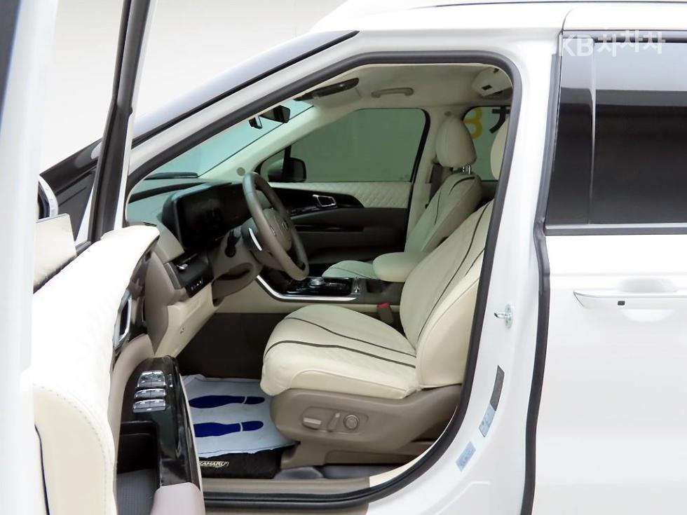 Kia Carnival — miniaturë 11