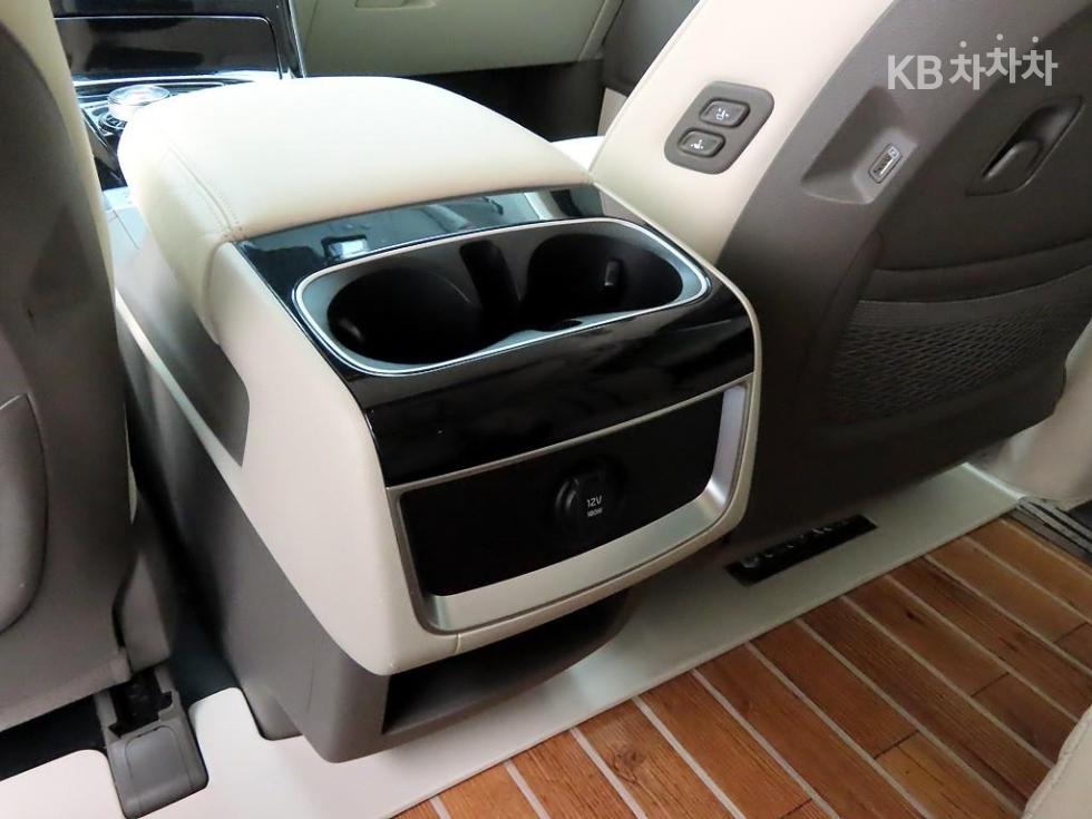 Kia Carnival — miniaturë 15