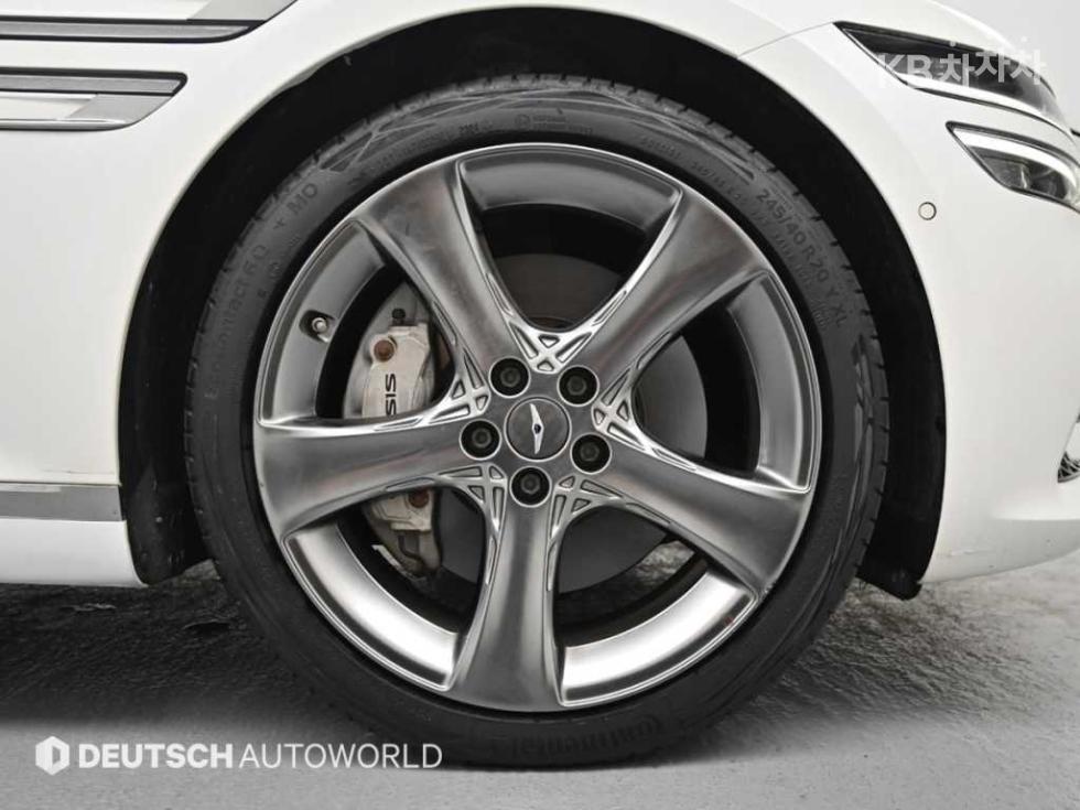 Genesis G80 — miniaturë 5