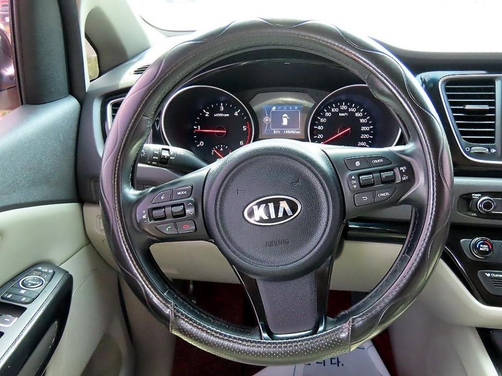 Kia Carnival — miniaturë 8