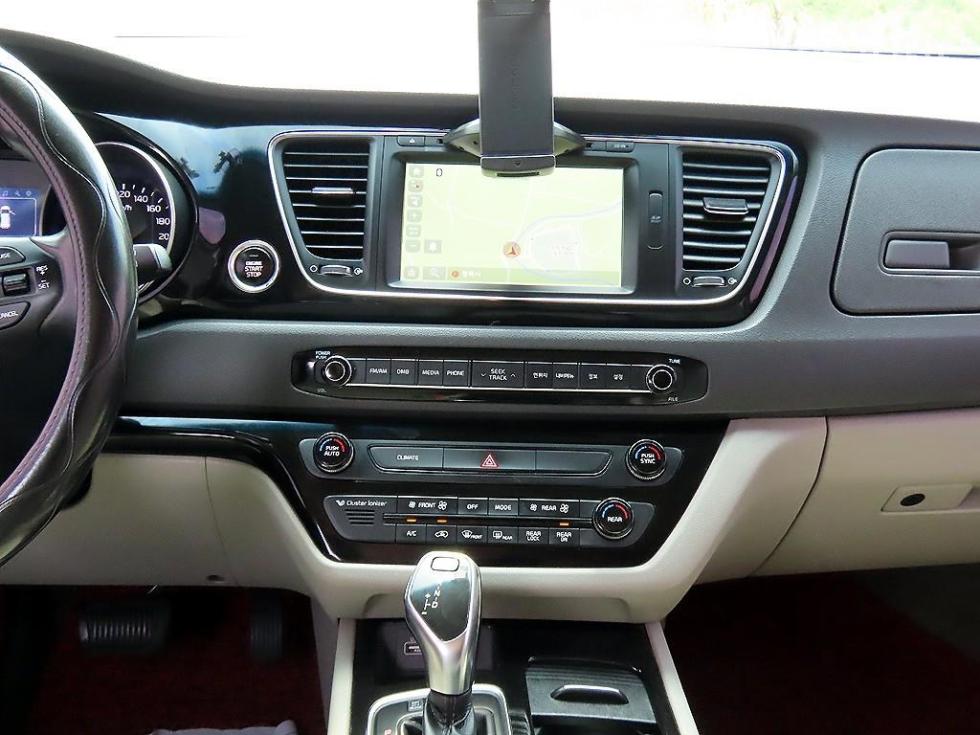 Kia Carnival — miniaturë 11