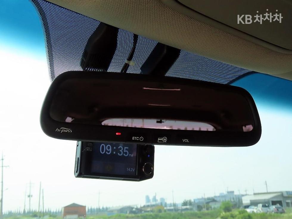Kia Carnival — miniaturë 13