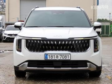 Kia Carnival 7-Seater Signature — foto 1