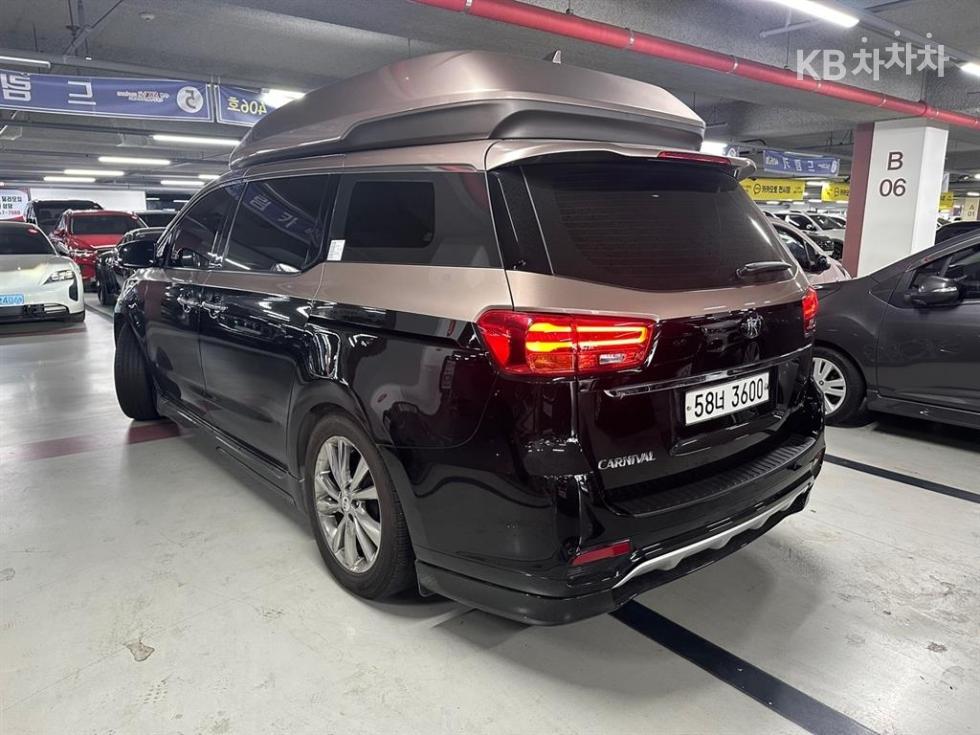 Kia Carnival — miniaturë 2