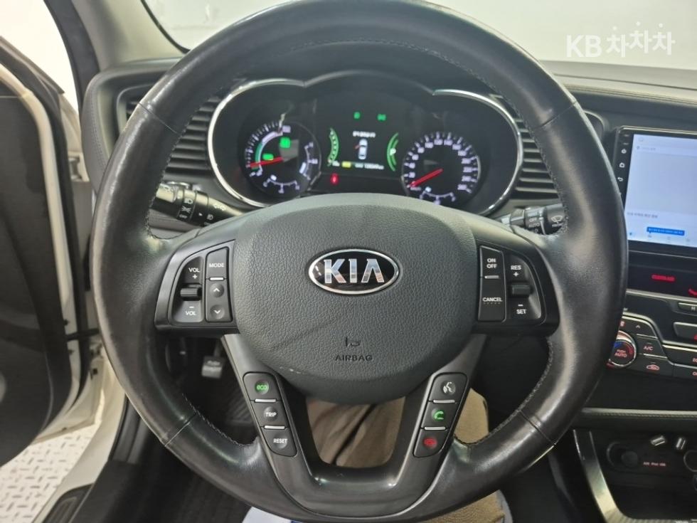 Kia K5 — miniaturë 9