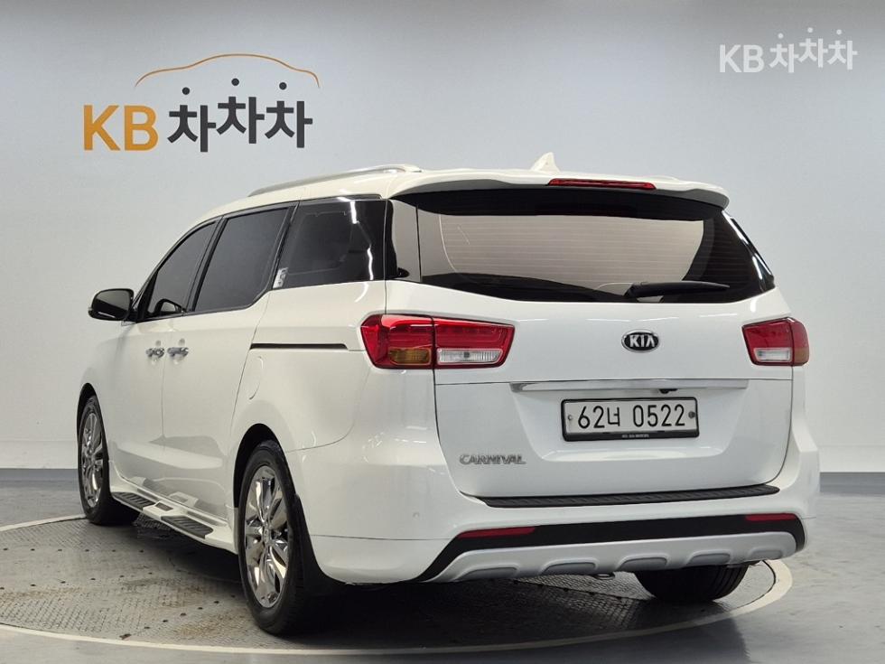 Kia Carnival — miniaturë 2