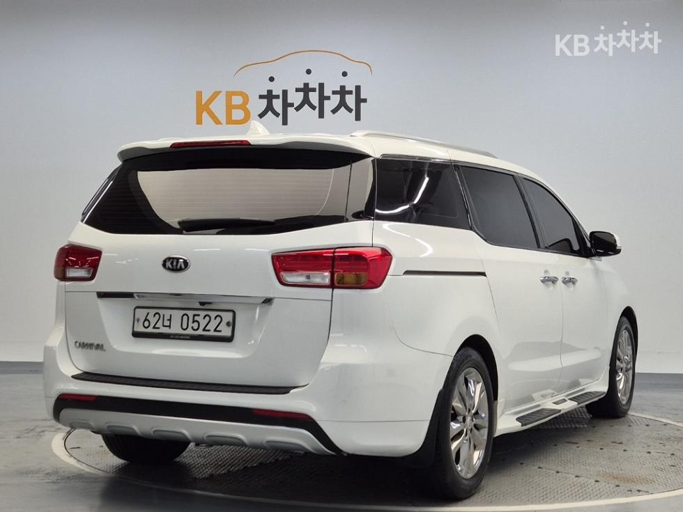 Kia Carnival — miniaturë 3