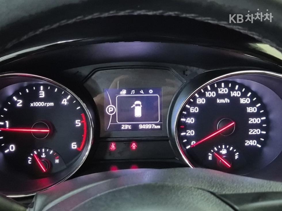 Kia Carnival — miniaturë 6