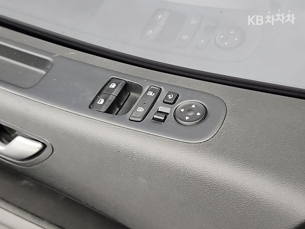 Hyundai Staria — miniaturë 17