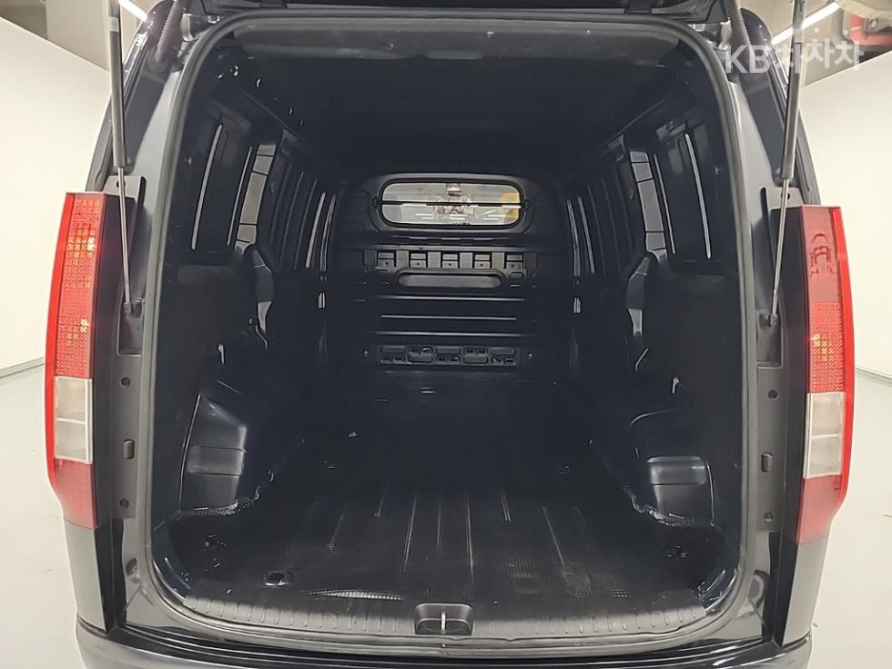 Hyundai Staria — miniaturë 18