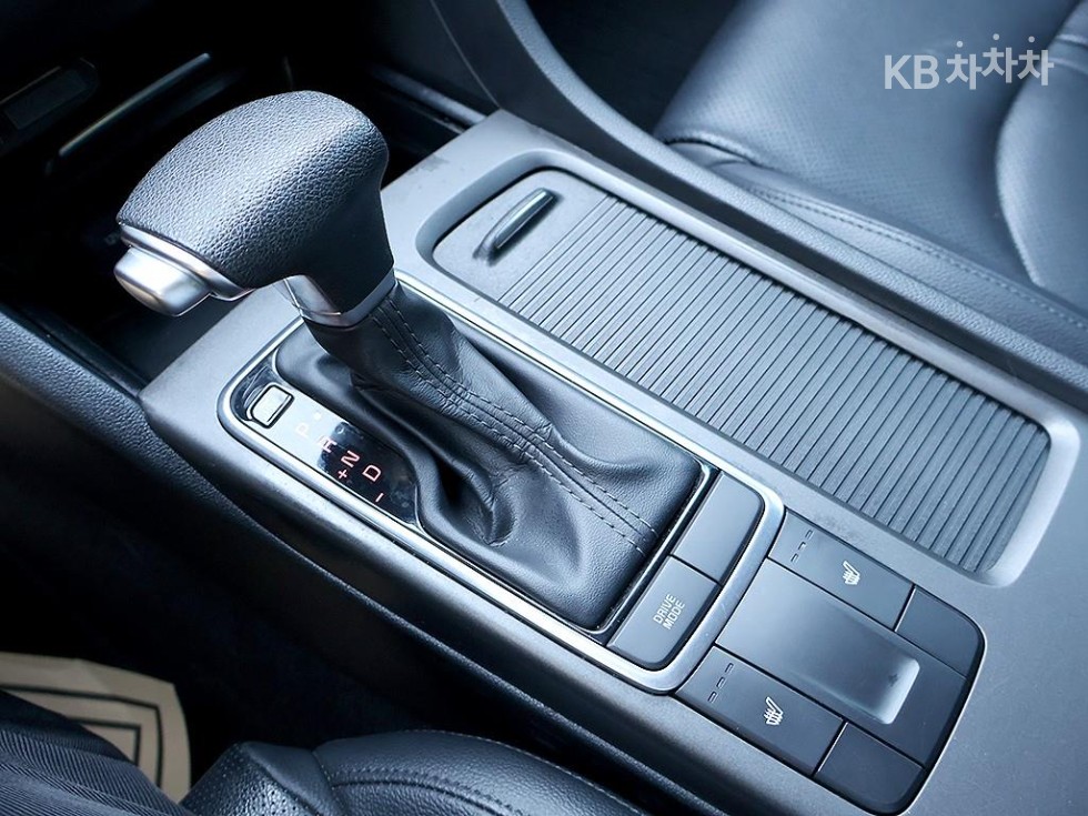 2017 Kia K5 2 photo