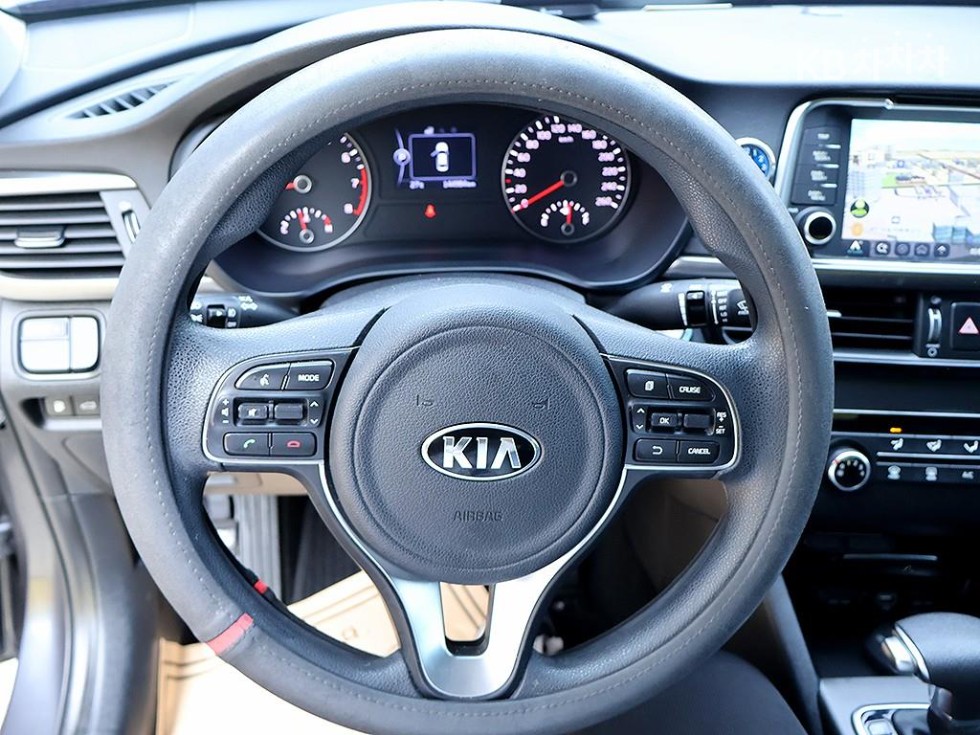 2017 Kia K5 2 photo