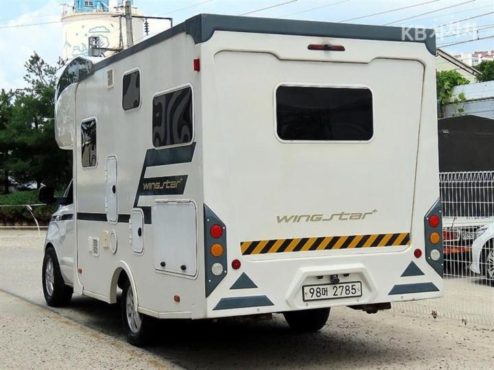 Hyundai Starex — miniaturë 3