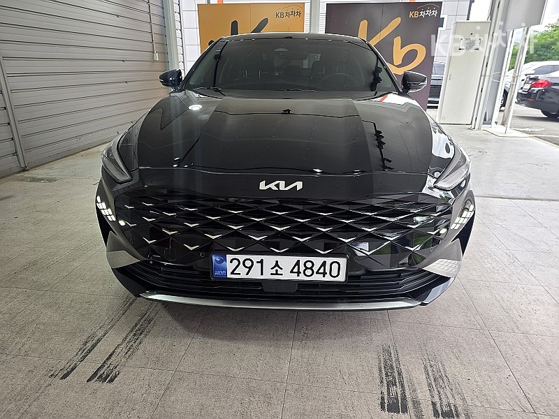 Kia K8 — miniaturë 3