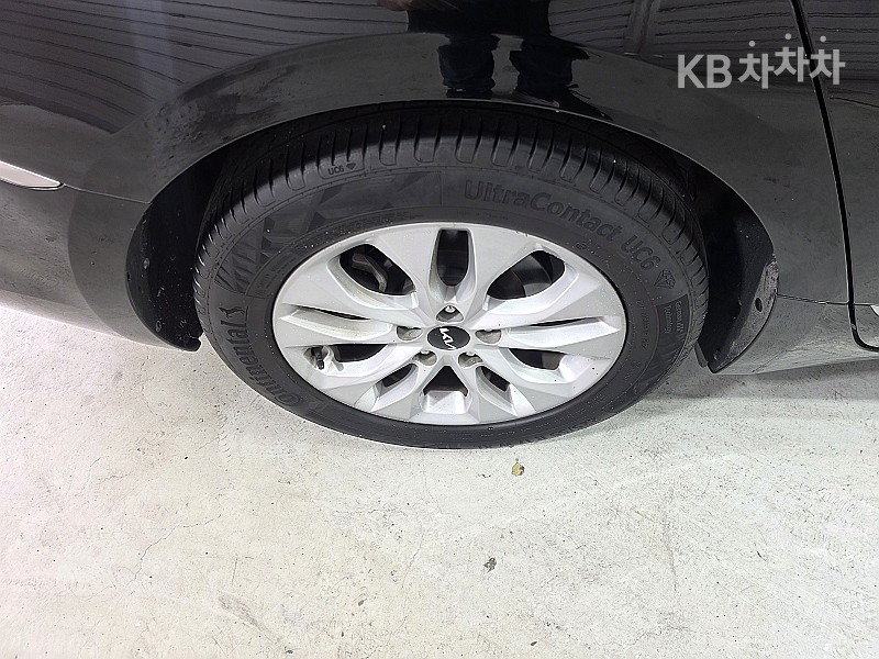 Kia K8 — miniaturë 17