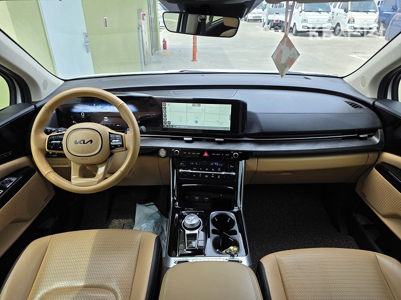 Kia Carnival — miniaturë 10