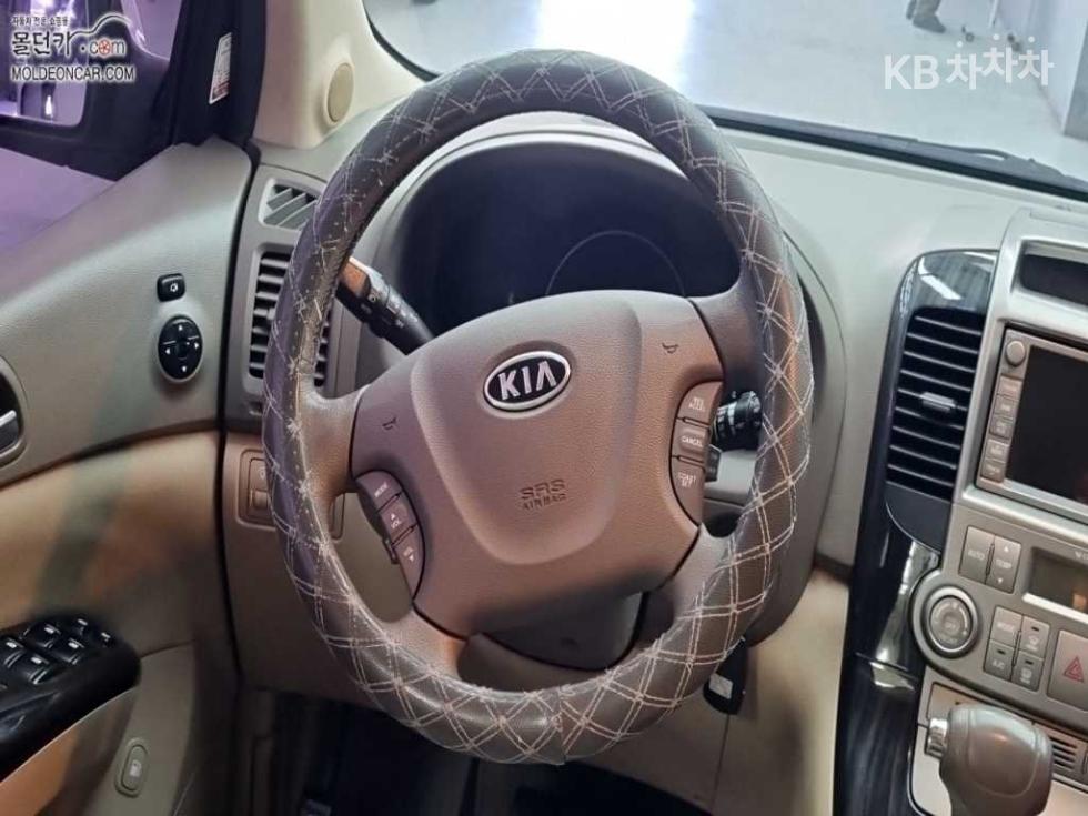 Kia Carnival — miniaturë 11