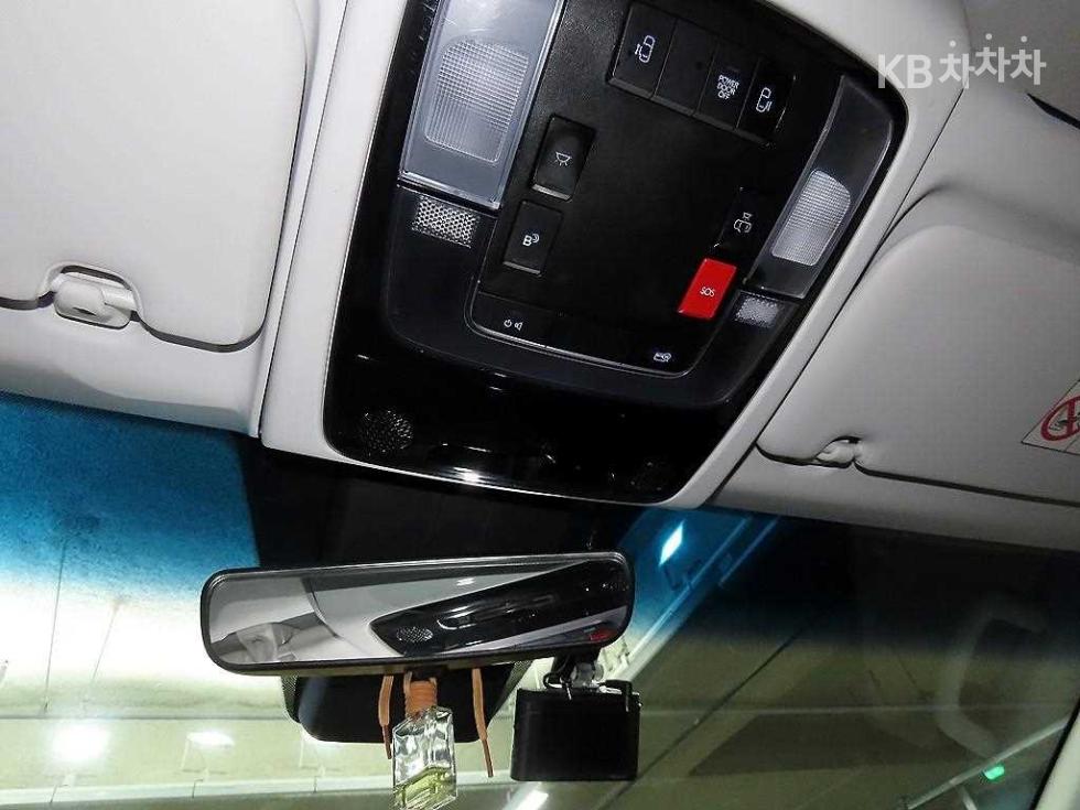 Hyundai Staria — miniaturë 14