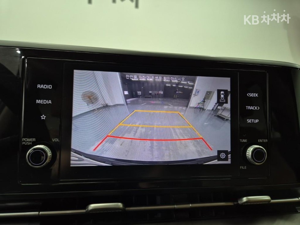 Kia Carnival — miniaturë 10