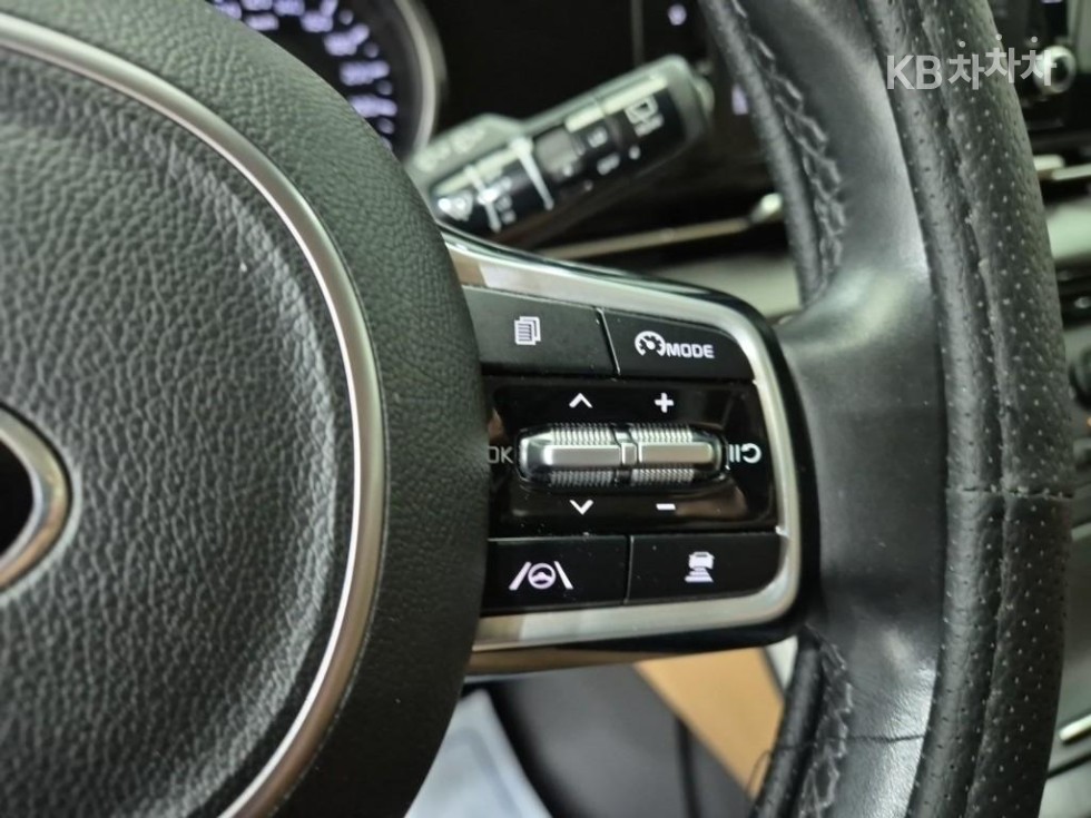 Kia Carnival — miniaturë 7
