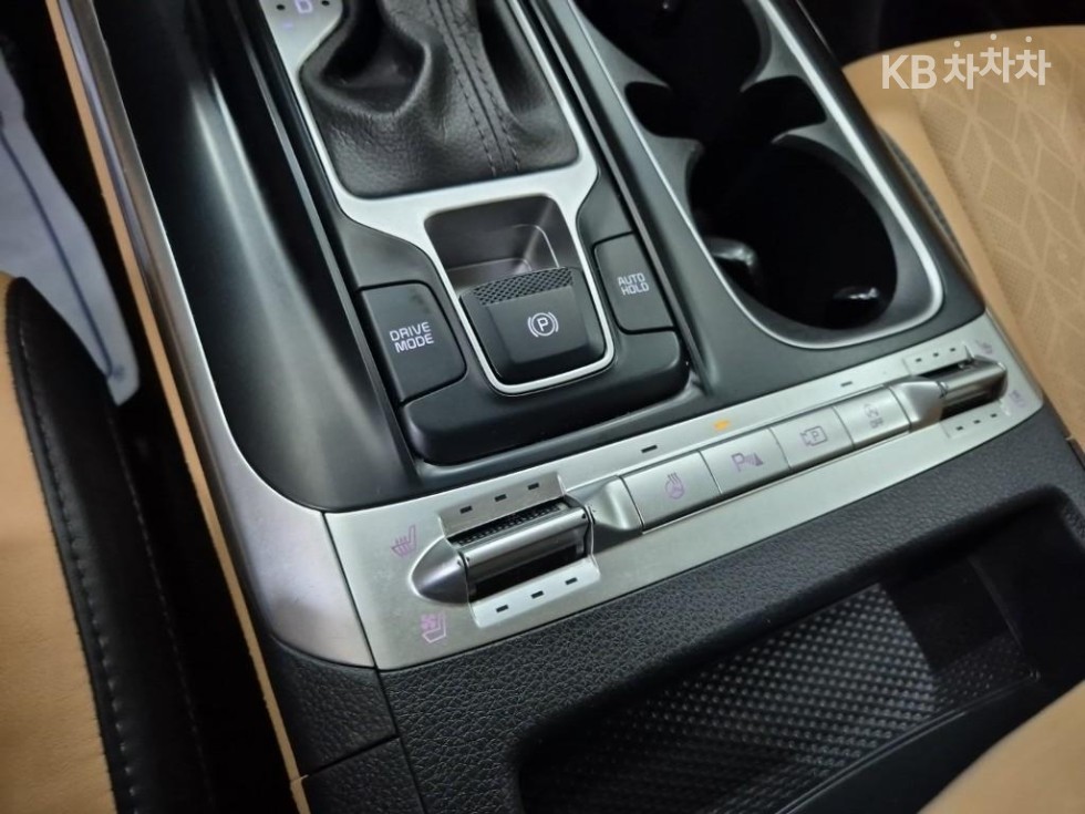 Kia Carnival — miniaturë 12