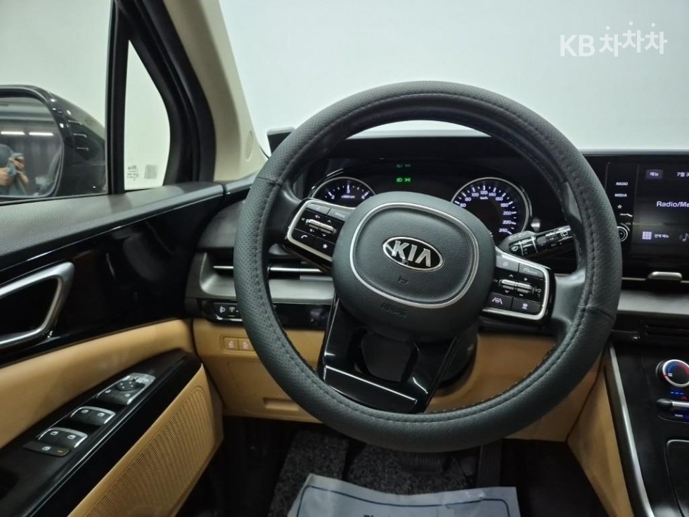 Kia Carnival — miniaturë 6