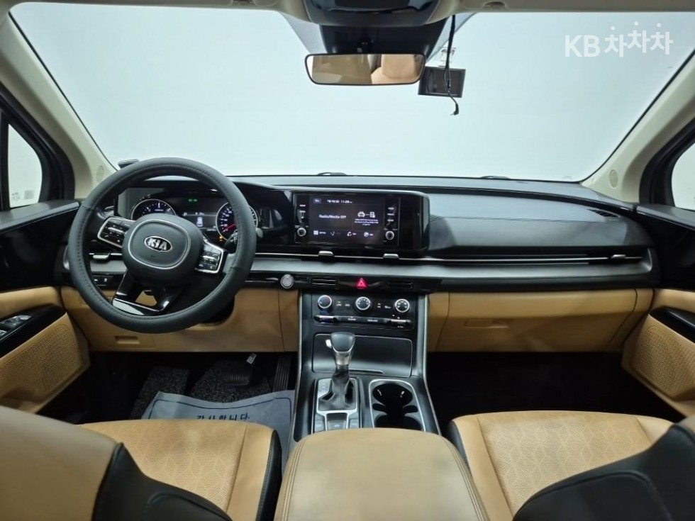 Kia Carnival — miniaturë 8