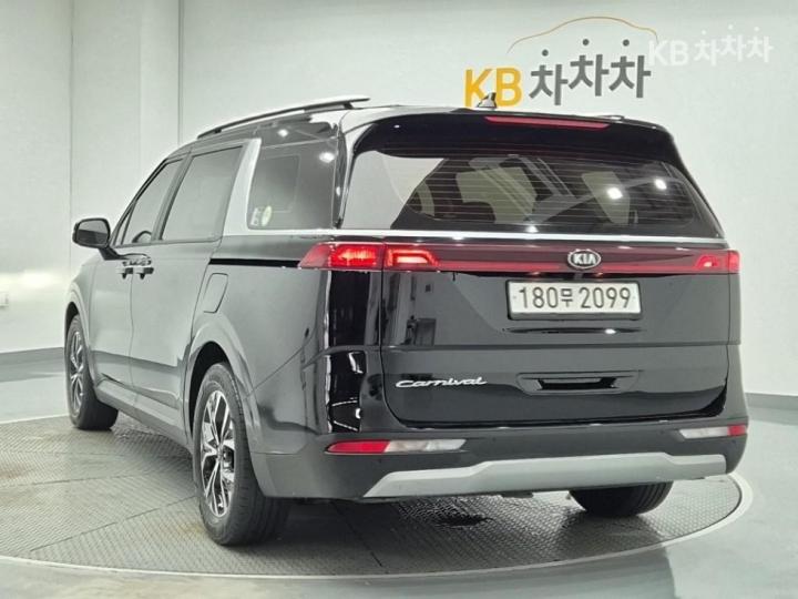Kia Carnival — miniaturë 2