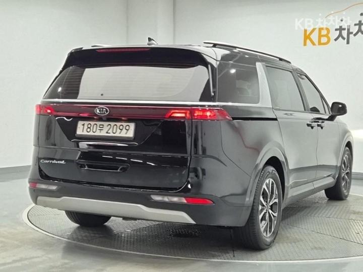 Kia Carnival — miniaturë 3