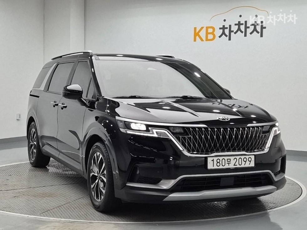 Kia Carnival — miniaturë 4