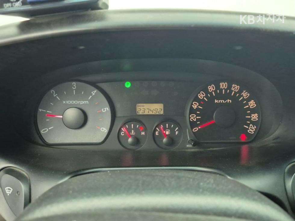 Hyundai Starex — miniaturë 7