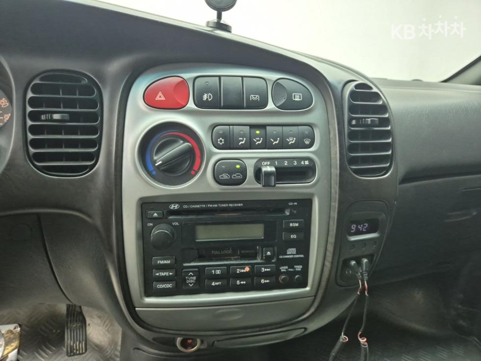 Hyundai Starex — miniaturë 10