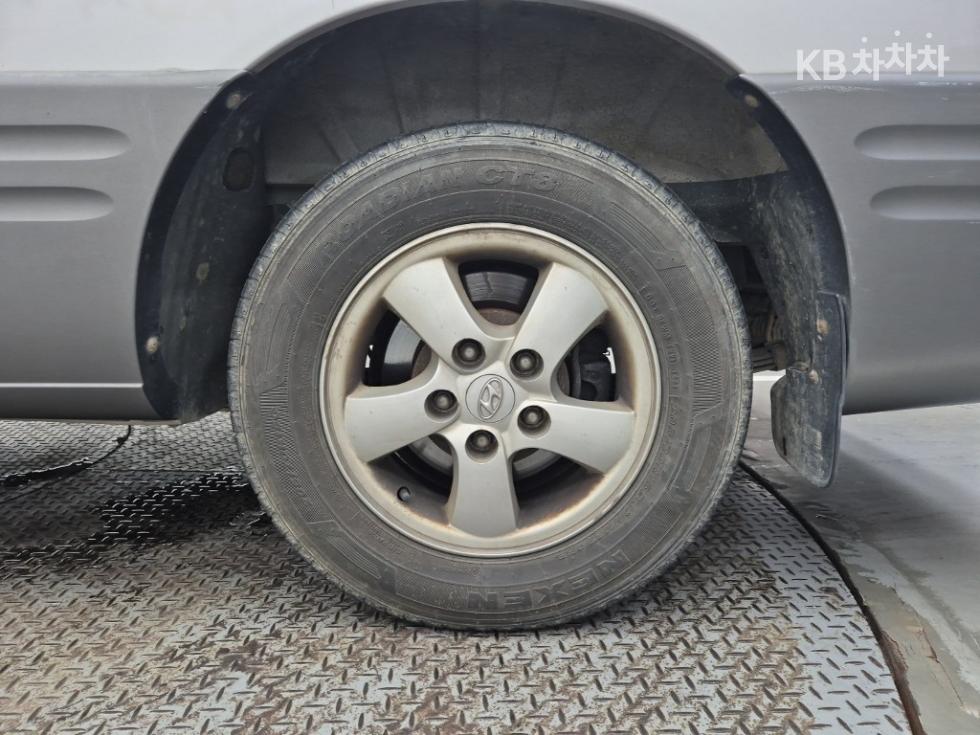 Hyundai Starex — miniaturë 18