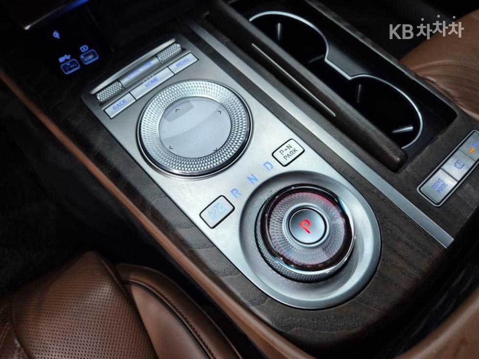 Genesis G80 — miniaturë 7