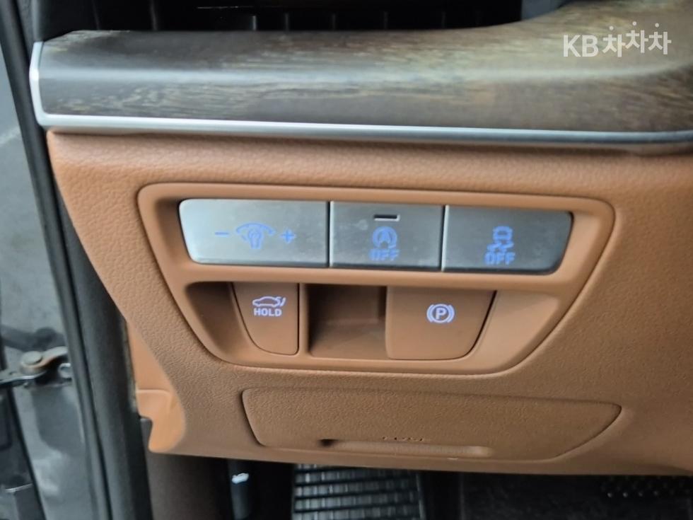 Genesis G80 — miniaturë 16