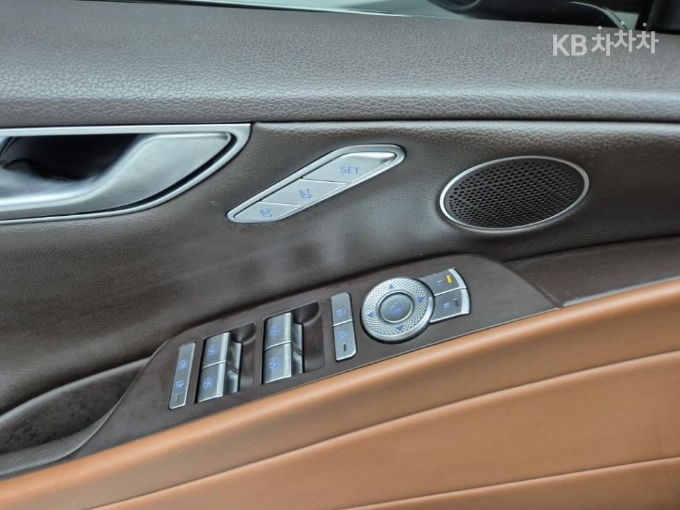 Genesis G80 — miniaturë 17