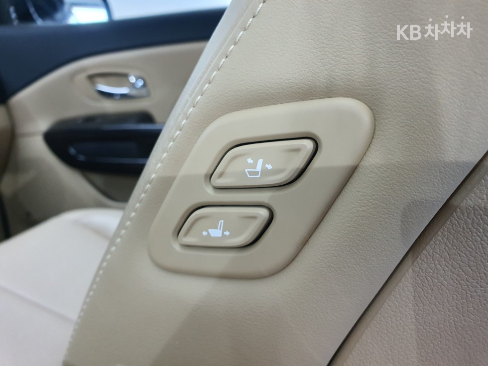 Kia Carnival — miniaturë 25