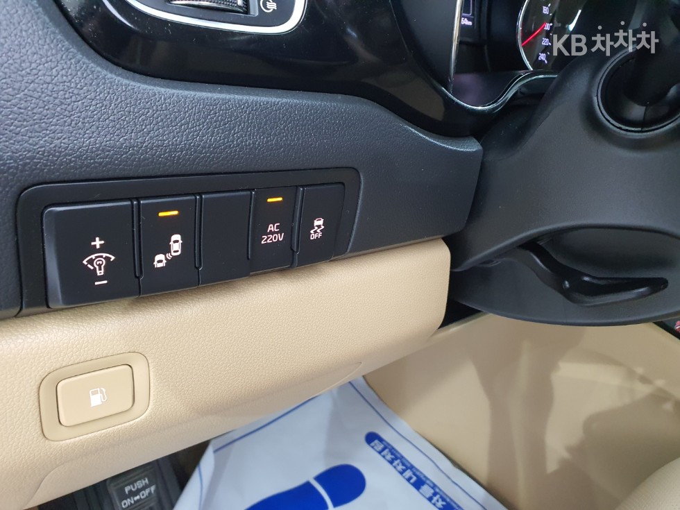 Kia Carnival — miniaturë 19