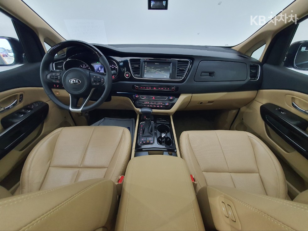 Kia Carnival — miniaturë 10