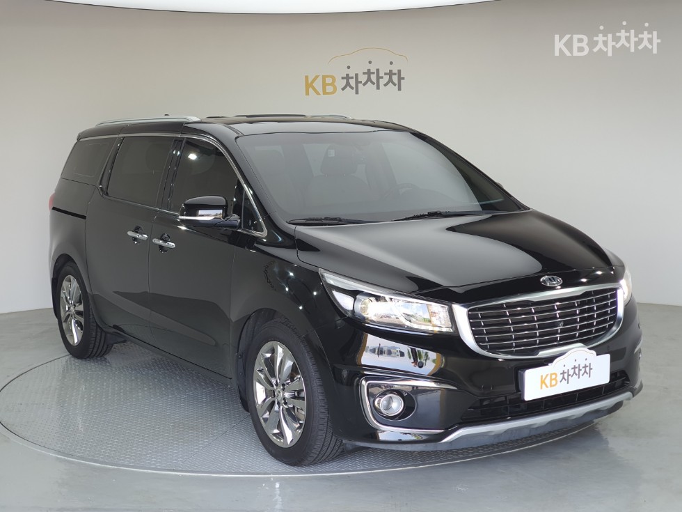 Kia Carnival — miniaturë 9