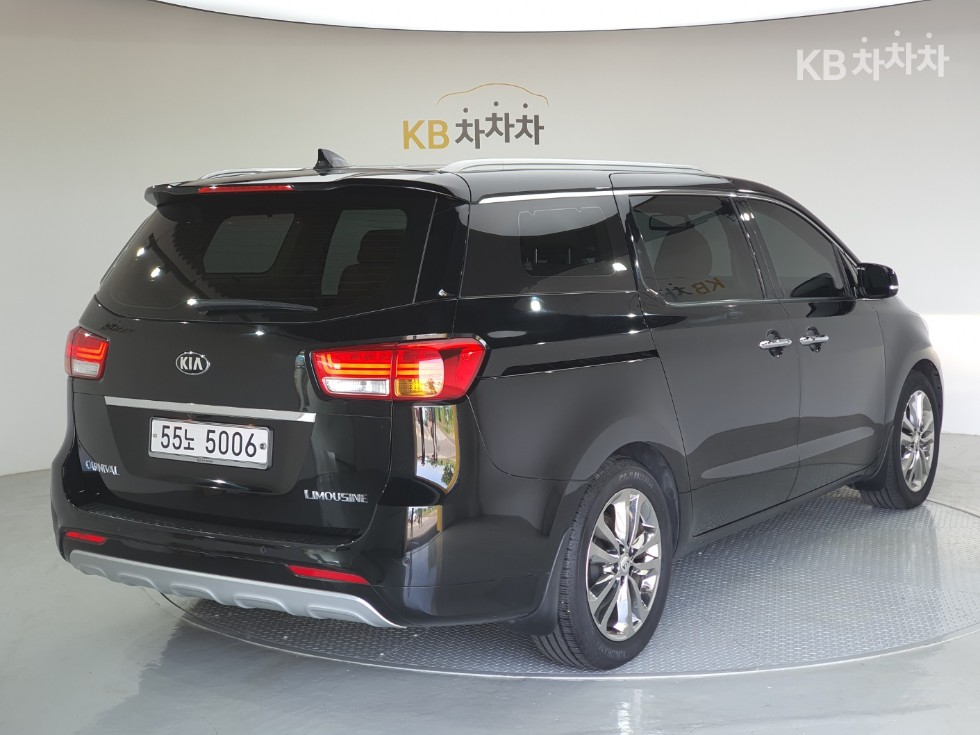 Kia Carnival — miniaturë 4